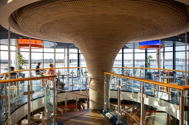 Rnli College 호텔 풀 외부 사진